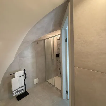 Thangima Guest house