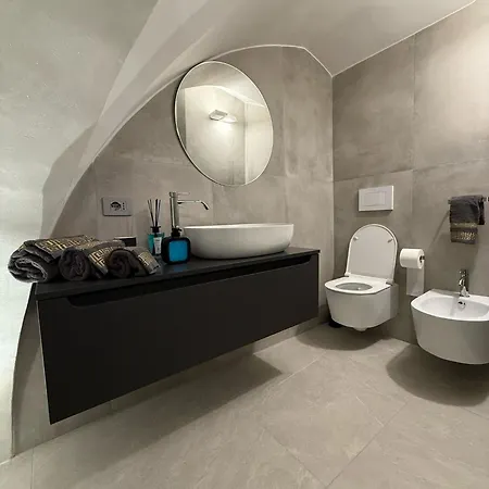 Thangima Guest house